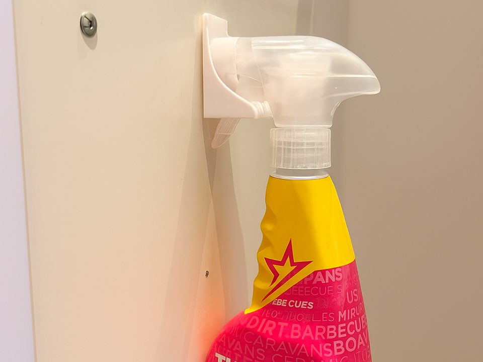 Spray Bottle Mount For Cabinets — vue 1