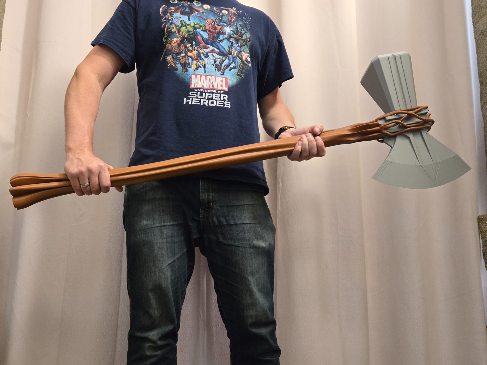 Stormbreaker – Thor’s Axe - Full size — vue 1