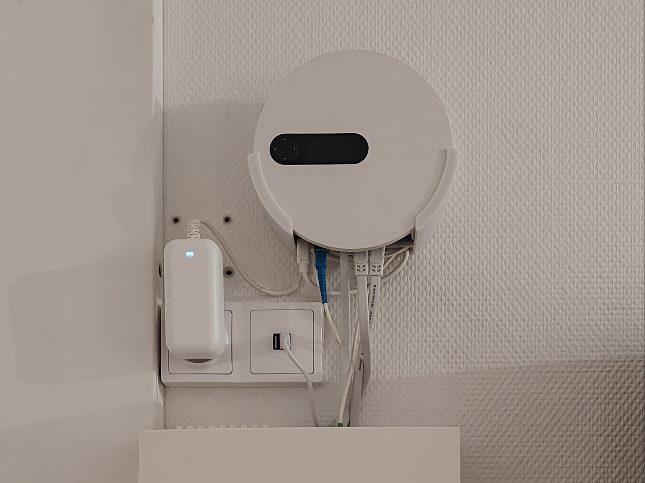 Support Mural server Pop (Iliad)+Cable management — vue 1